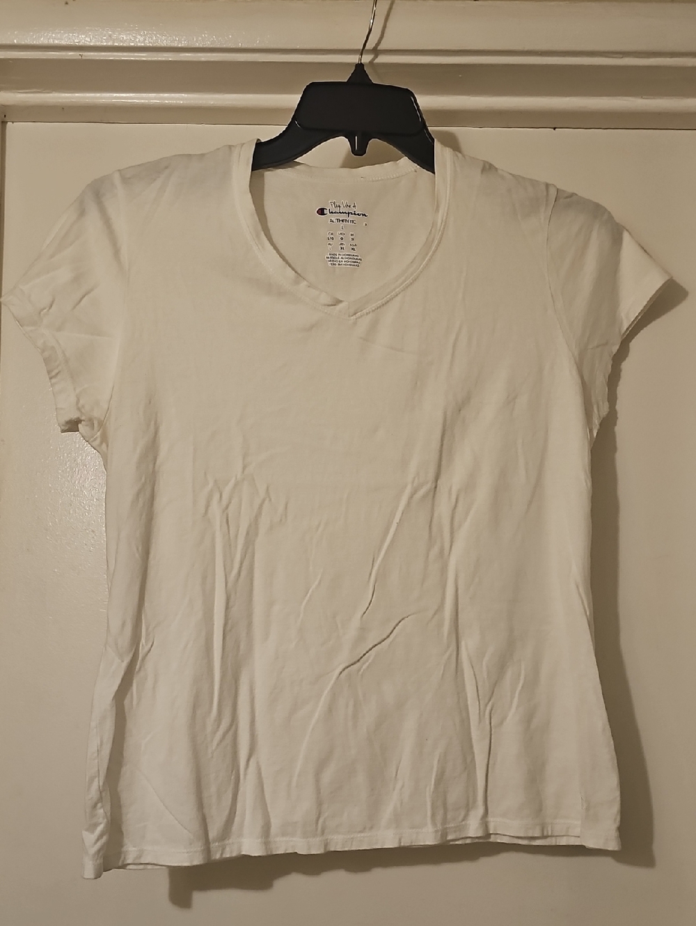 Champion Women’s White V-Neck Short Sleeve Tee Tote 10